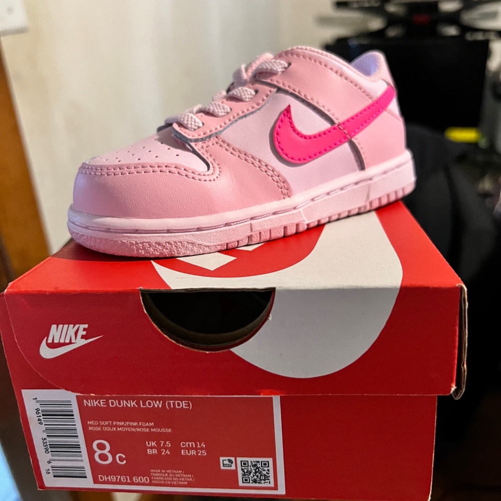 Pink Nike dunks